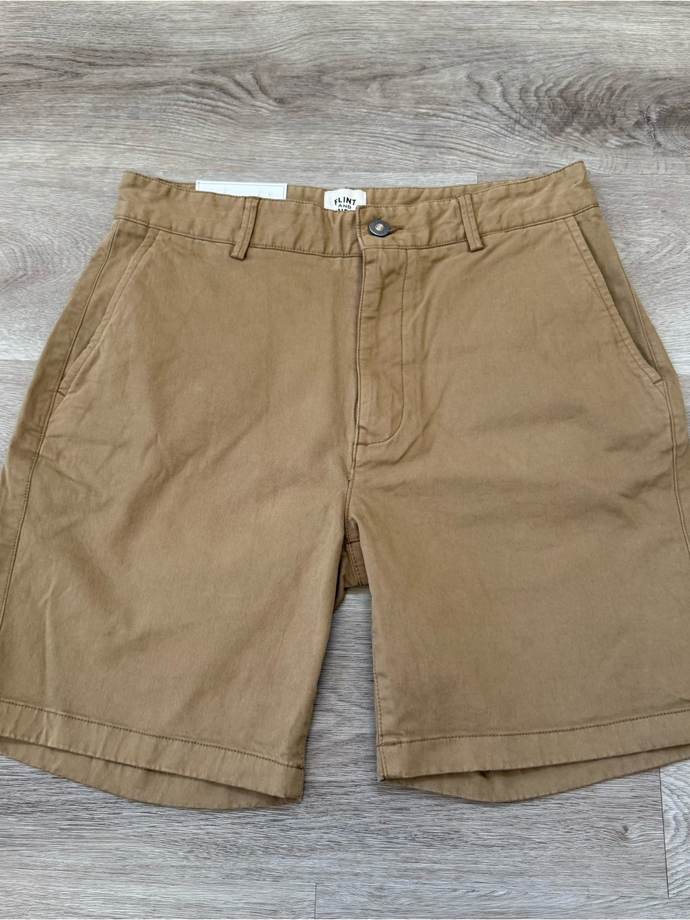NWT Flint and Tinder Men’s 365 Chino  7” Inseam in British Khaki Shorts Sz 30